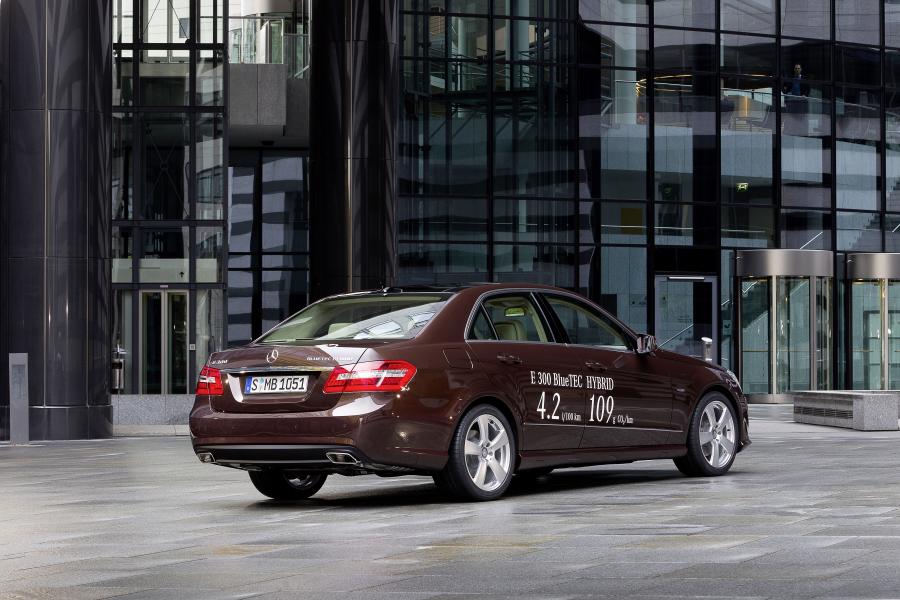  Mercedes-Benz E300 BlueTEC Hybrid 2011 года  (фото 10 из 10)